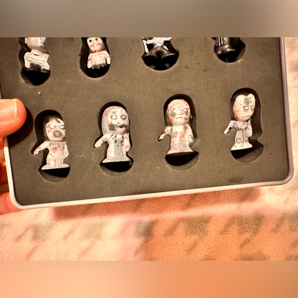 The Walking Dead collection - Picture 9 of 10